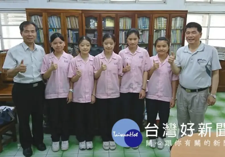 巨人高中 — TW news